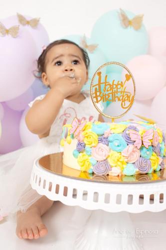 Smash Cake - Bebé Niña con Dulce 02