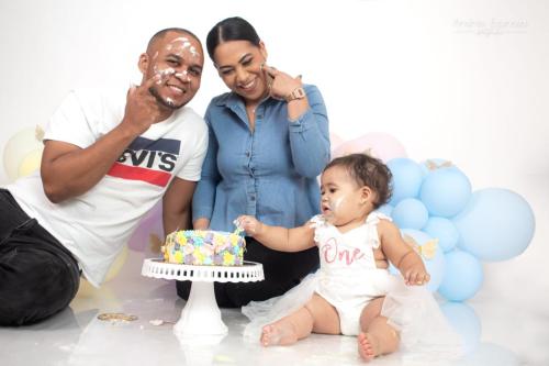 Smash Cake - Bebé Niña con Papá y Mamá 01